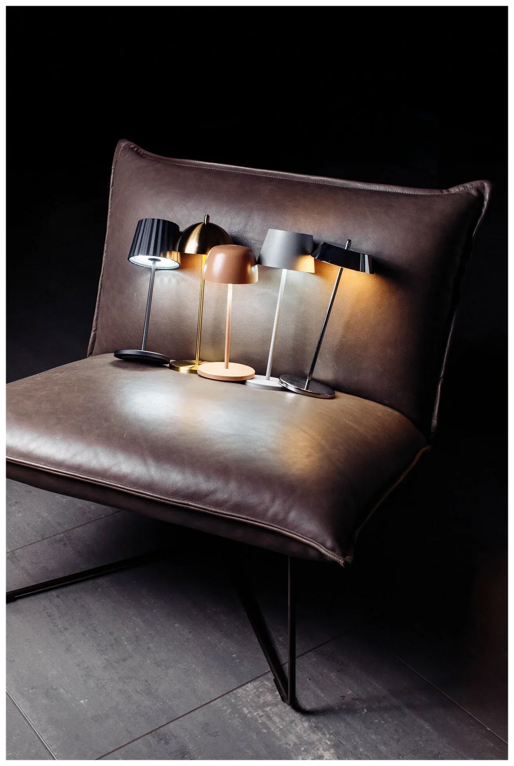VERLO Lampa stołowa ORIS 30 cm szara