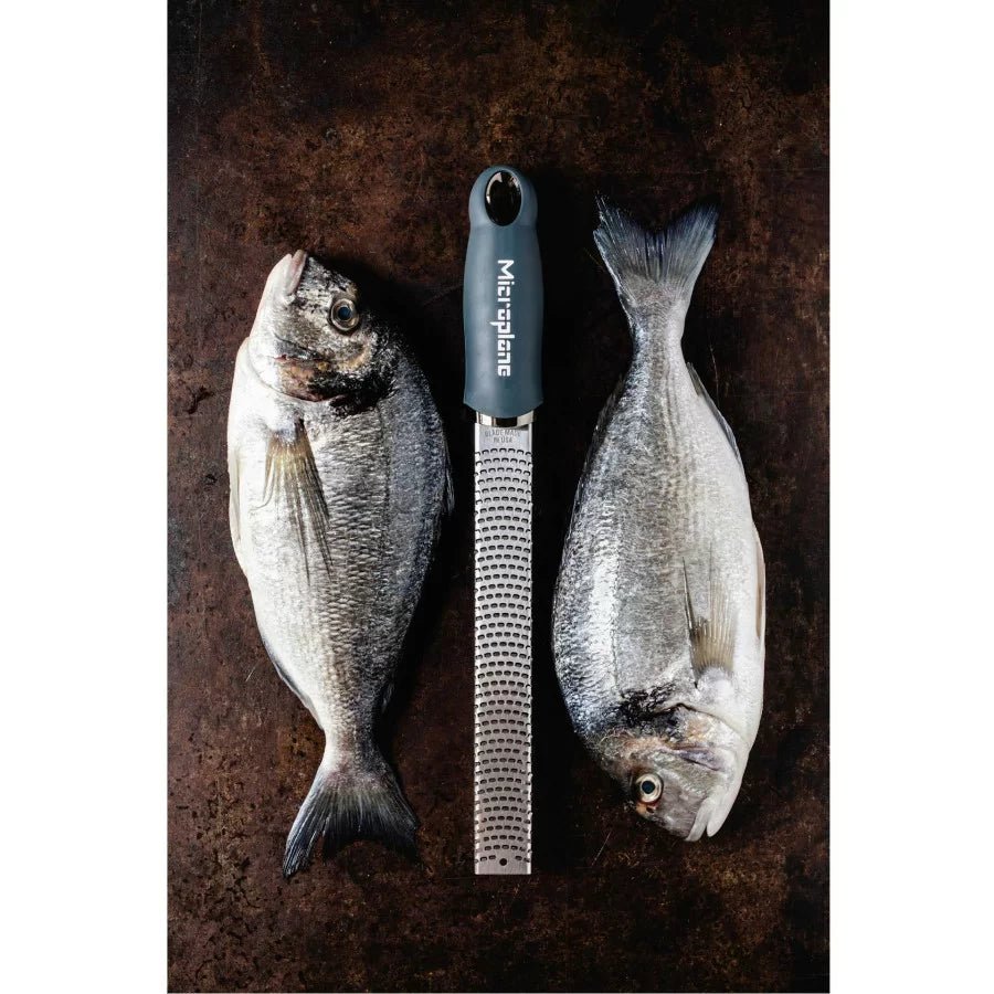 PREMIUM CLASSIC Tarka Zester grafitowy / MICROPLANE - OD Kuchni Strony