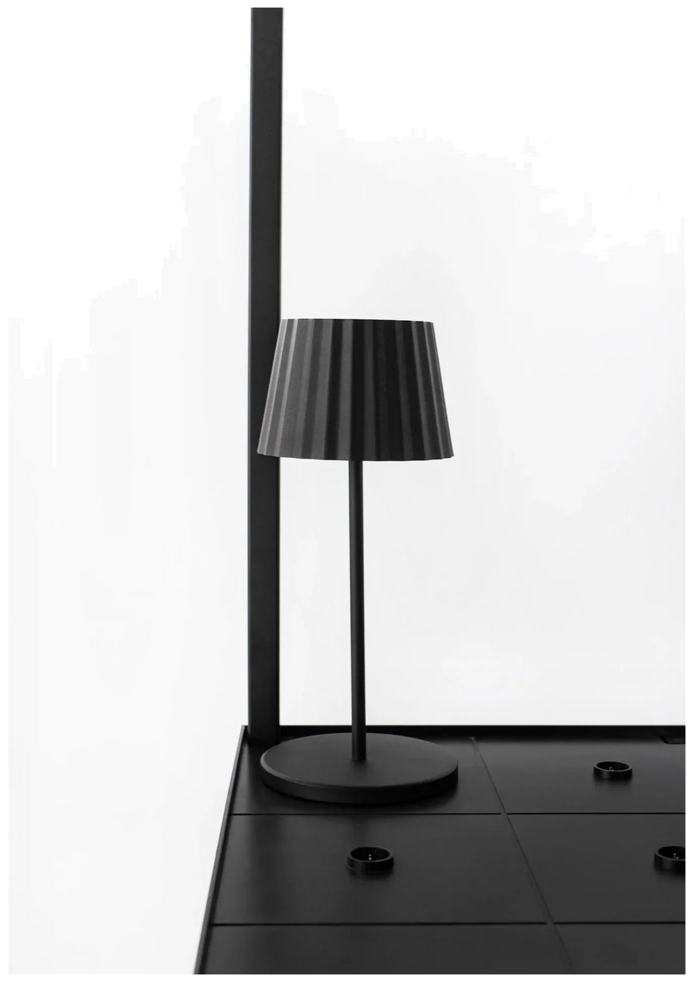 VERLO Baza ładująca do lamp 6 gniazd czarna